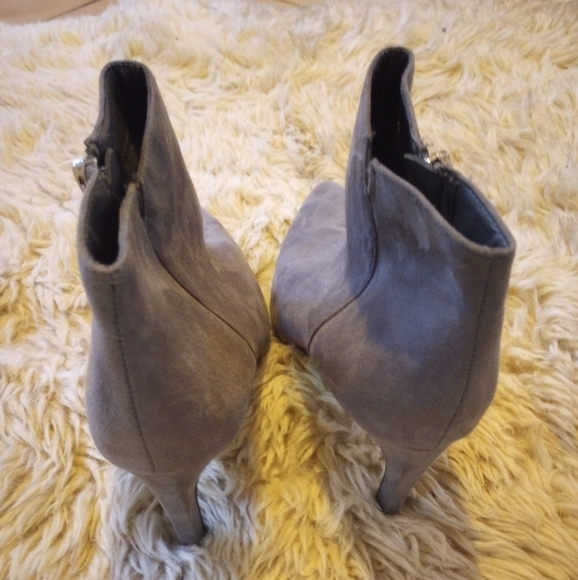 Sam & Libby Womens Size 10 Gray Suede Side Zip Stiletto Bootie LIKE NEW - Picture 3 of 3